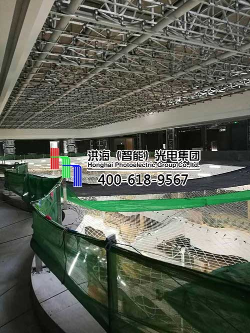臨沂齊魯園廣場(chǎng)LED天幕安裝現(xiàn)場(chǎng) 臨沂齊魯園廣場(chǎng)LED天幕安裝現(xiàn)場(chǎng)